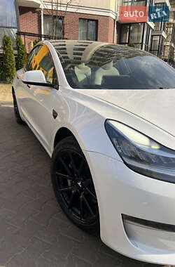Седан Tesla Model 3 2019 в Буче