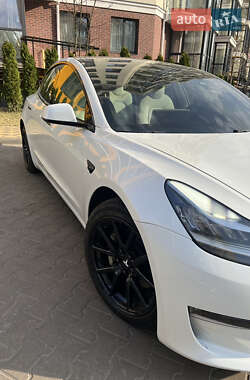 Седан Tesla Model 3 2019 в Буче