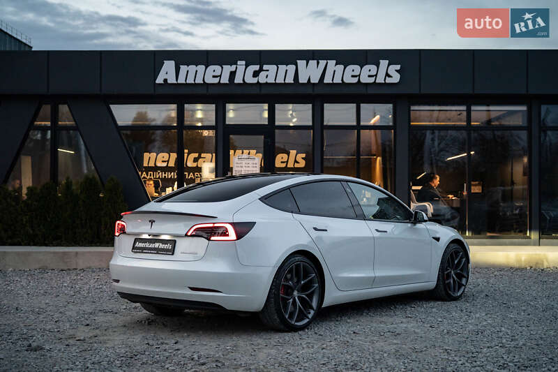 Седан Tesla Model 3 2023 в Чернівцях фото 5 Седан Tesla Model 3 2023 в Чернівцях