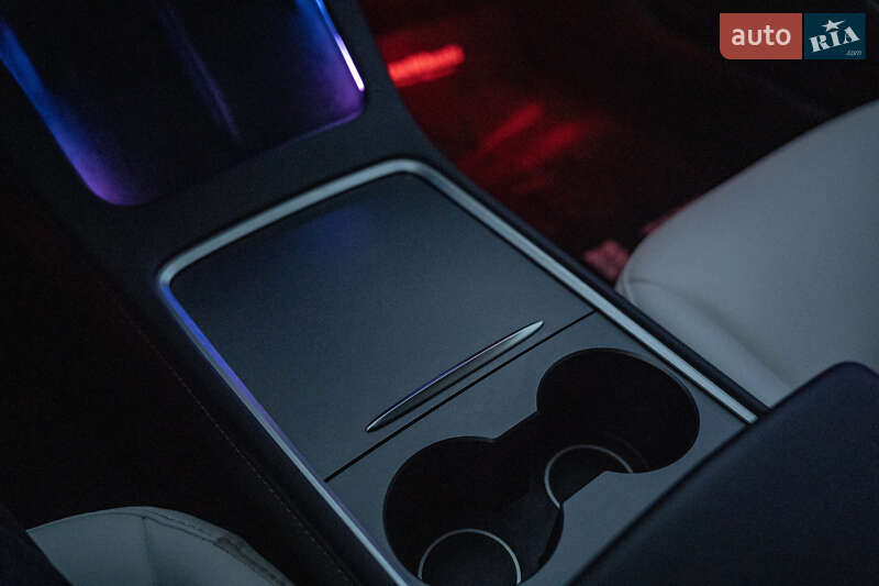 Седан Tesla Model 3 2023 в Чернівцях фото 27 Седан Tesla Model 3 2023 в Чернівцях