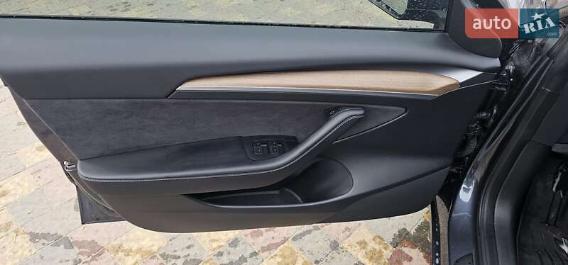 Седан Tesla Model 3 2023 в Львове фото 39 Седан Tesla Model 3 2023 в Львове