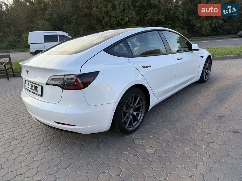 Tesla Model 3 2022