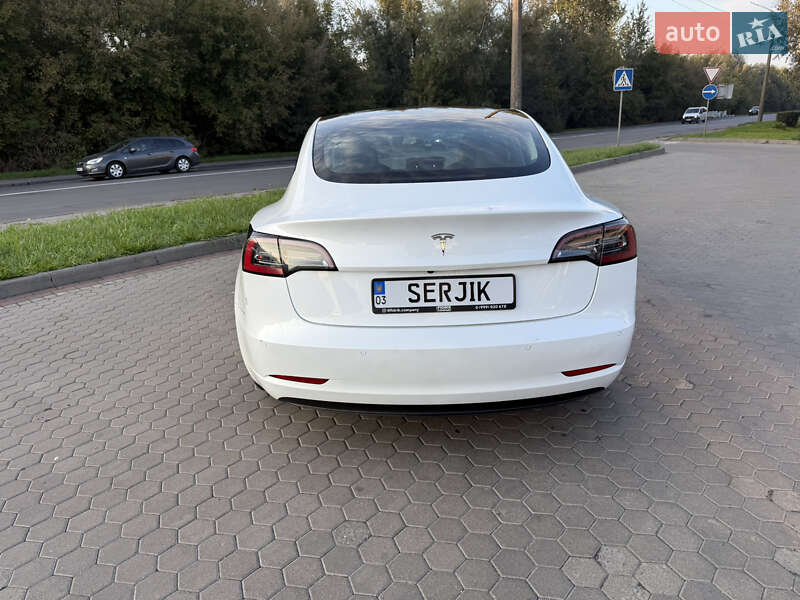 Седан Tesla Model 3 2022 в Луцьку