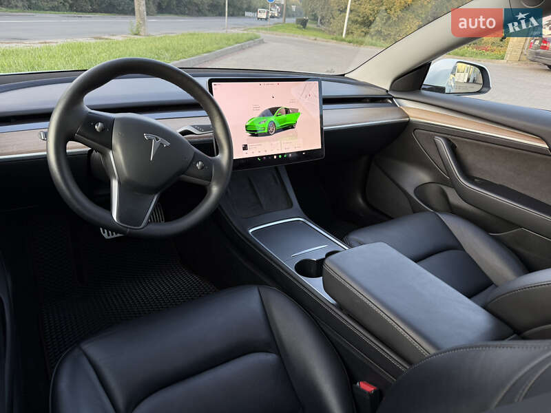 Седан Tesla Model 3 2022 в Луцьку