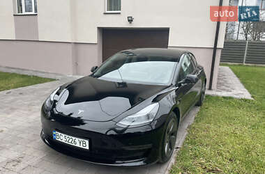 Седан Tesla Model 3 2021 в Львове