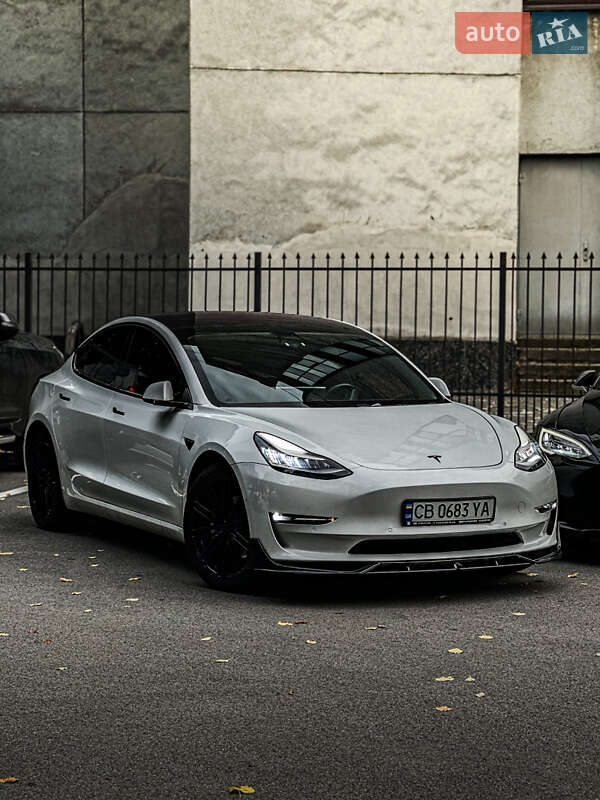 Седан Tesla Model 3 2018 в Чернігові фото 24 Седан Tesla Model 3 2018 в Чернігові