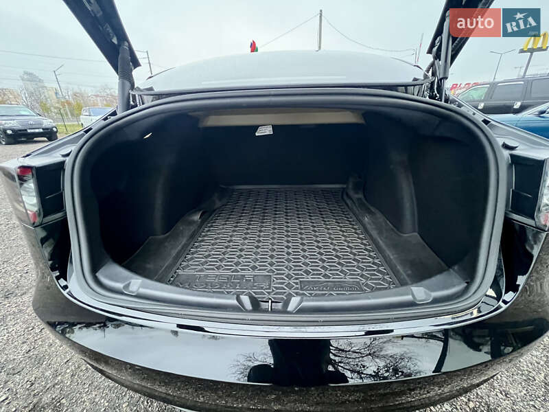 Седан Tesla Model 3 2022 в Киеве фото 26 Седан Tesla Model 3 2022 в Киеве
