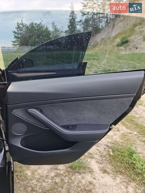 Седан Tesla Model 3 2021 в Борисполі