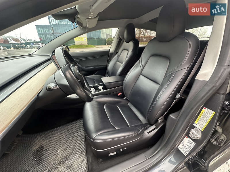 Седан Tesla Model 3 2018 в Киеве