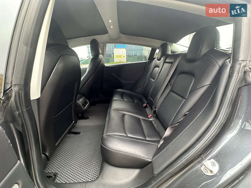 Седан Tesla Model 3 2018 в Киеве