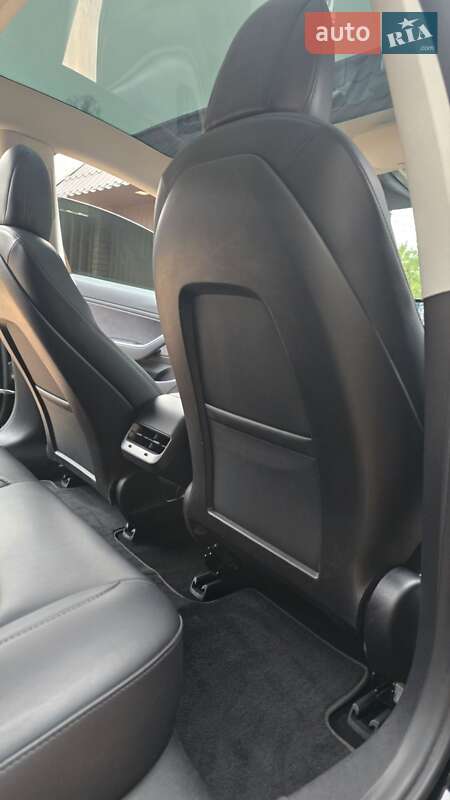 Седан Tesla Model 3 2018 в Запоріжжі