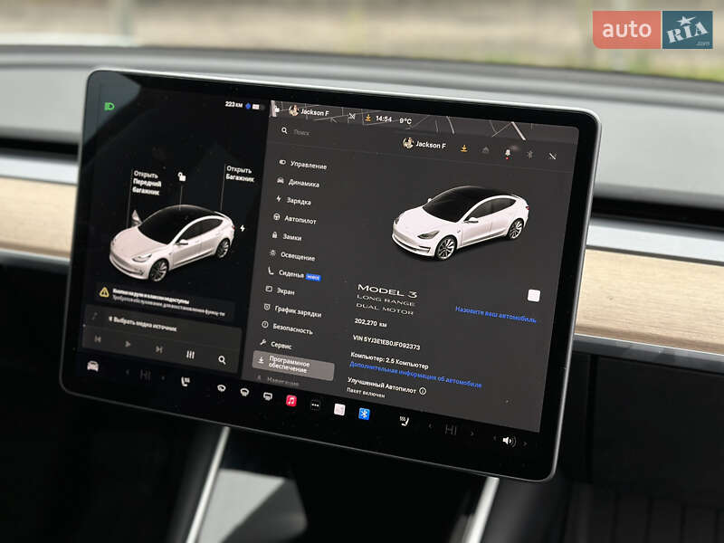 Седан Tesla Model 3 2018 в Ровно
