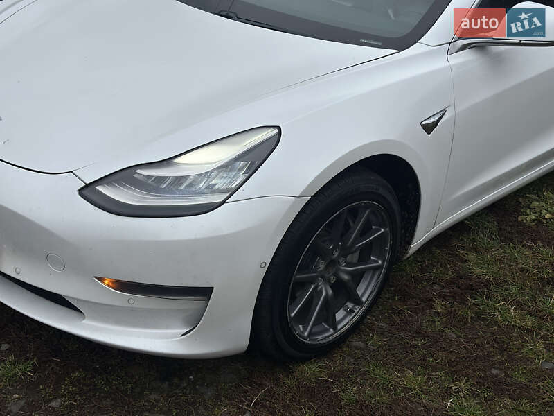 Седан Tesla Model 3 2019 в Рівному фото 16 Седан Tesla Model 3 2019 в Рівному