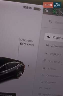 Седан Tesla Model 3 2019 в Володимирі