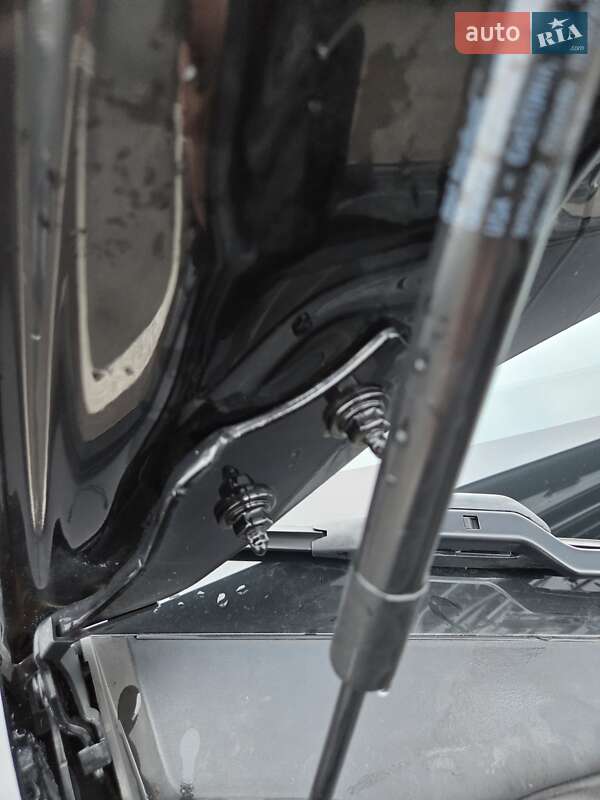 Седан Tesla Model 3 2020 в Києві