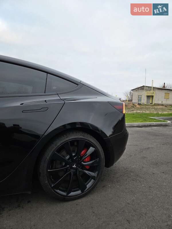 Седан Tesla Model 3 2020 в Києві