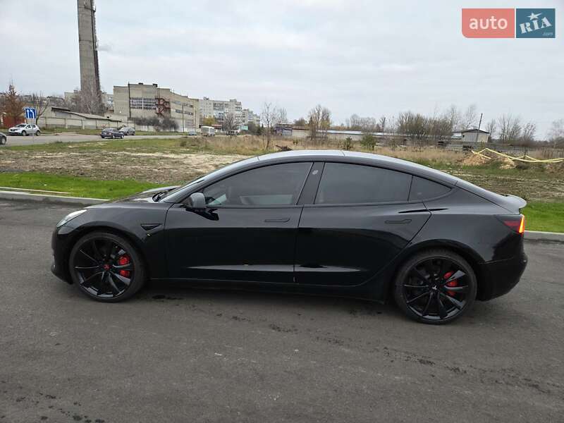 Седан Tesla Model 3 2020 в Києві