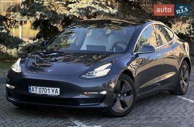 Седан Tesla Model 3 2019 в Івано-Франківську