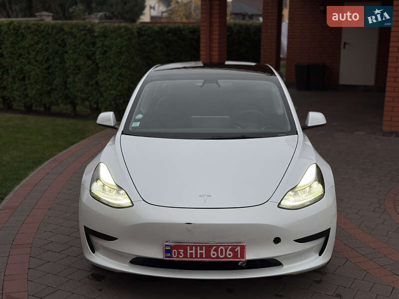 Седан Tesla Model 3 2021 в Луцьку