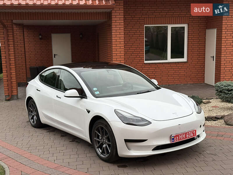 Седан Tesla Model 3 2021 в Луцьку