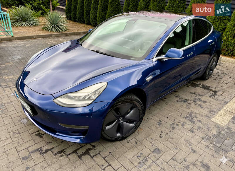 Седан Tesla Model 3 2019 в Білгороді-Дністровському