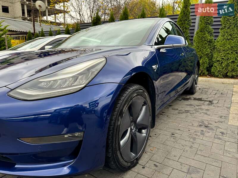 Седан Tesla Model 3 2019 в Білгороді-Дністровському