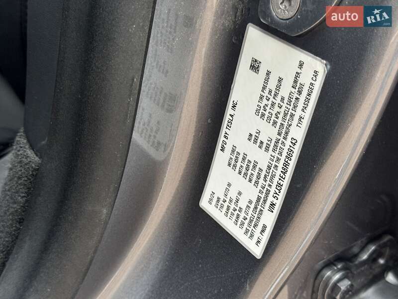Седан Tesla Model 3 2024 в Києві фото 25 Седан Tesla Model 3 2024 в Києві