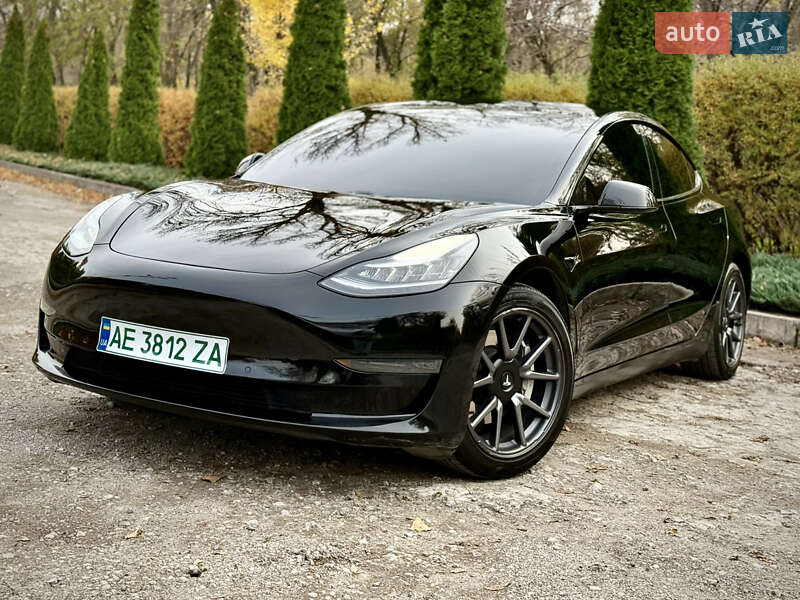 Tesla Model 3 2020