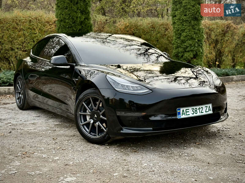 Седан Tesla Model 3 2020 в Дніпрі фото 23 Седан Tesla Model 3 2020 в Дніпрі