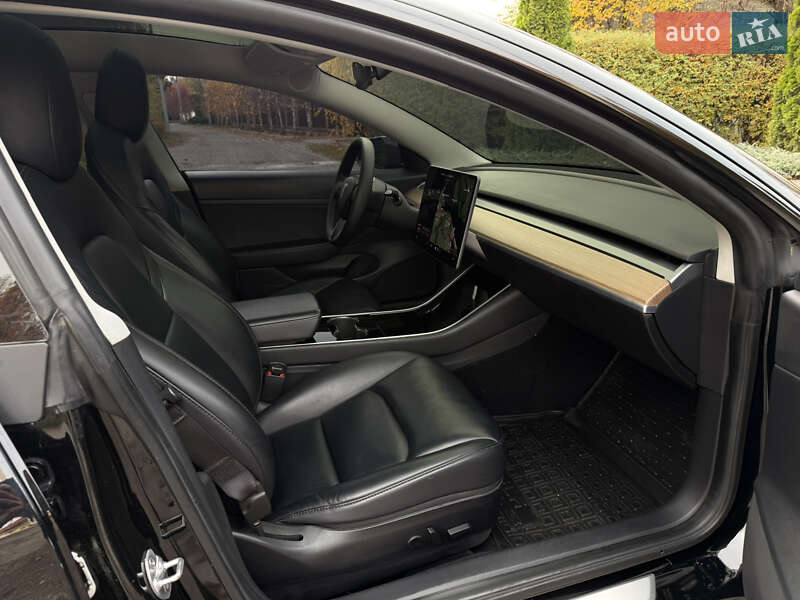 Седан Tesla Model 3 2020 в Дніпрі фото 39 Седан Tesla Model 3 2020 в Дніпрі