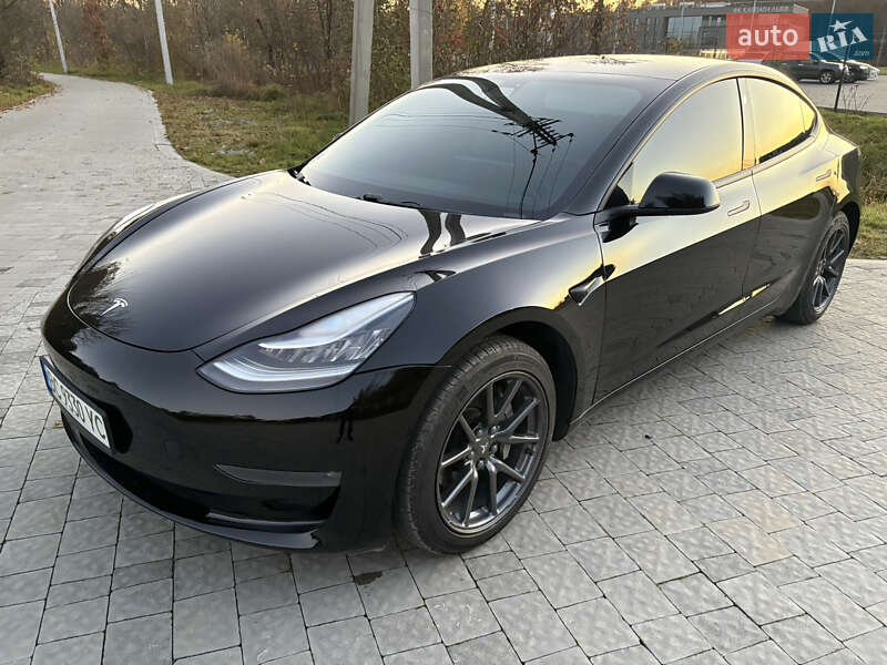 Седан Tesla Model 3 2019 в Львові фото 20 Седан Tesla Model 3 2019 в Львові