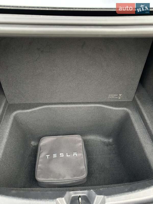Седан Tesla Model 3 2019 в Луцьку фото 18 Седан Tesla Model 3 2019 в Луцьку