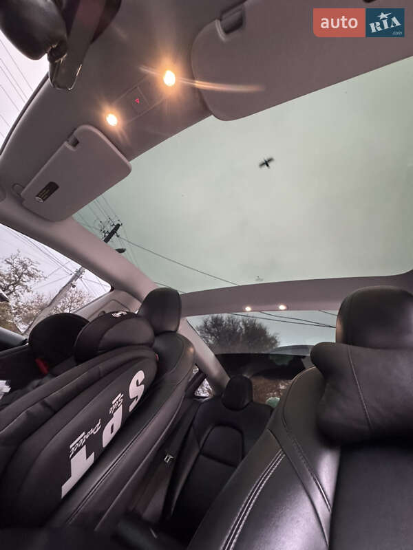 Седан Tesla Model 3 2021 в Дніпрі