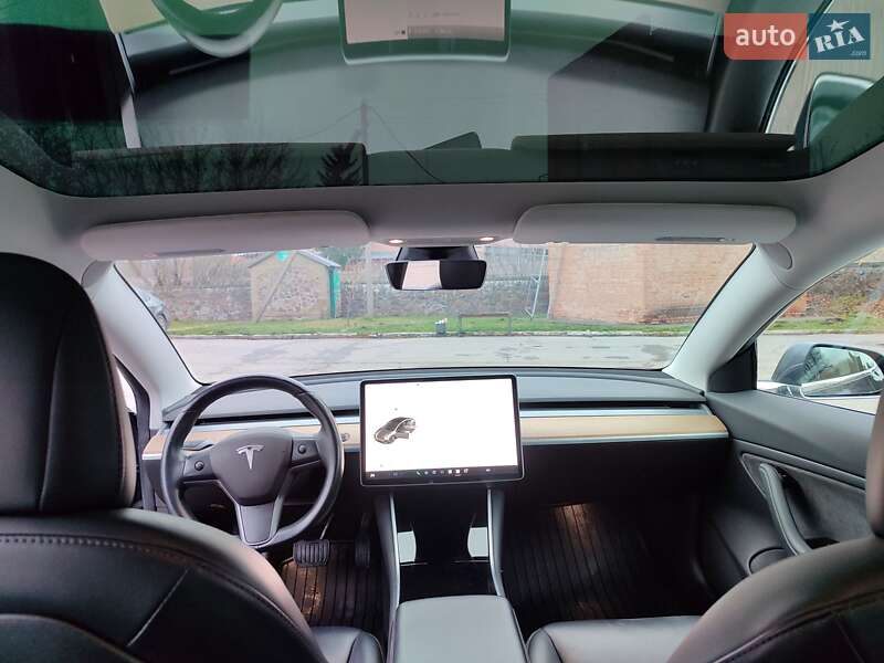 Седан Tesla Model 3 2018 в Сквире