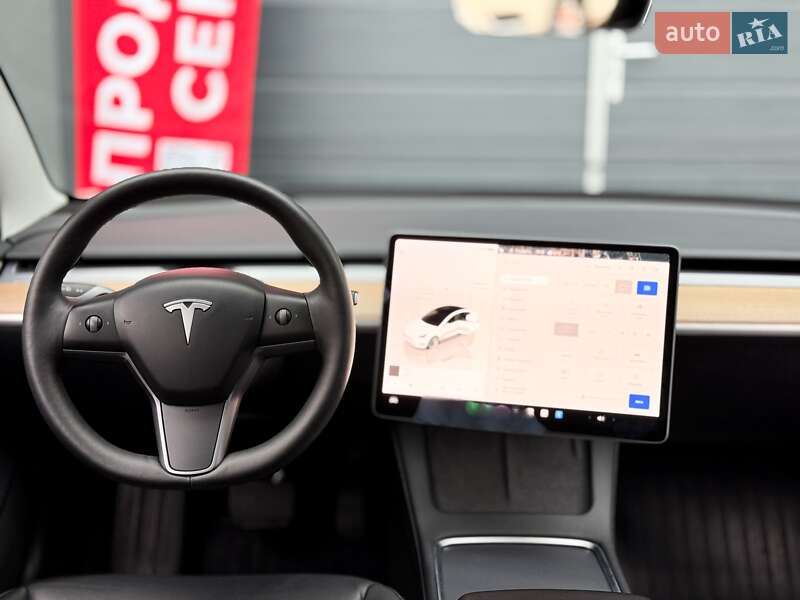 Седан Tesla Model 3 2023 в Києві