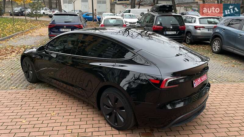 Седан Tesla Model 3 2024 в Києві