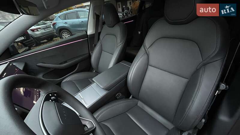 Седан Tesla Model 3 2024 в Києві