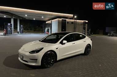 Седан Tesla Model 3 2021 в Ужгороді