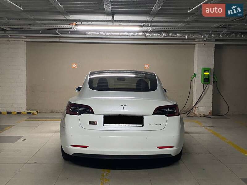 Седан Tesla Model 3 2019 в Одесі