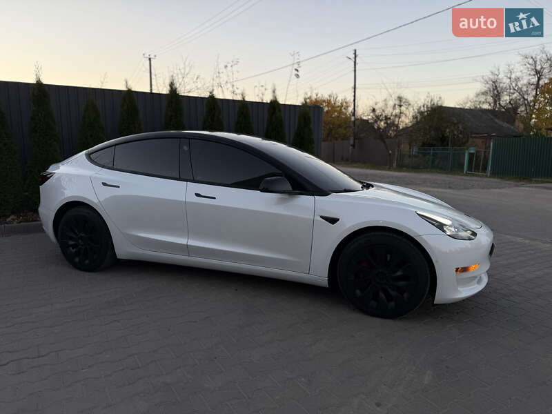 Седан Tesla Model 3 2022 в Вінниці