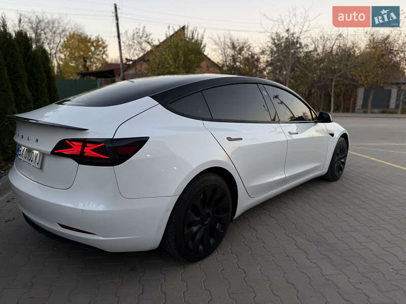 Седан Tesla Model 3 2022 в Вінниці