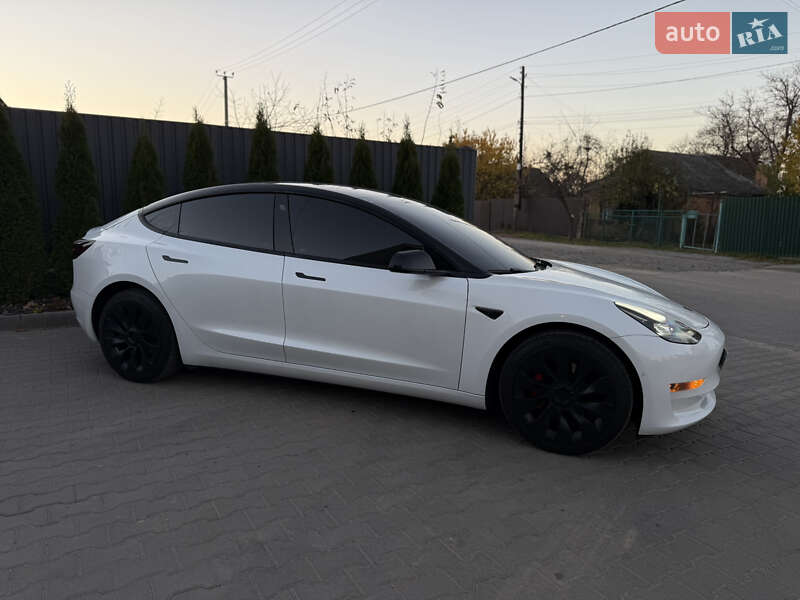Седан Tesla Model 3 2022 в Вінниці