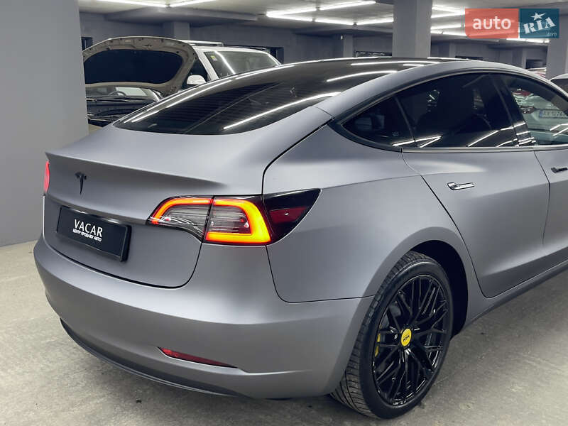 Седан Tesla Model 3 2022 в Харькове
