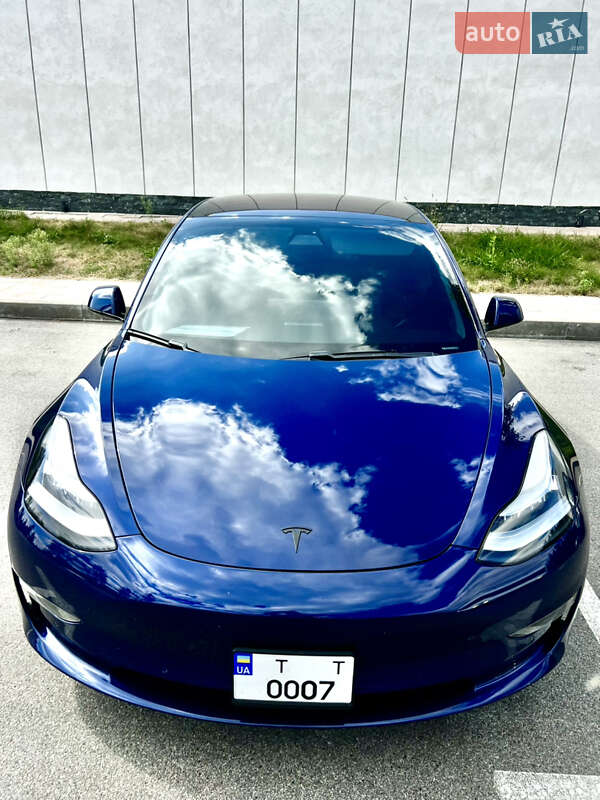Седан Tesla Model 3 2019 в Обухові