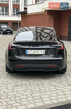 Седан Tesla Model 3 2024 в Ивано-Франковске