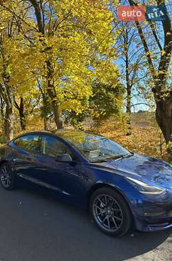 Седан Tesla Model 3 2022 в Львове