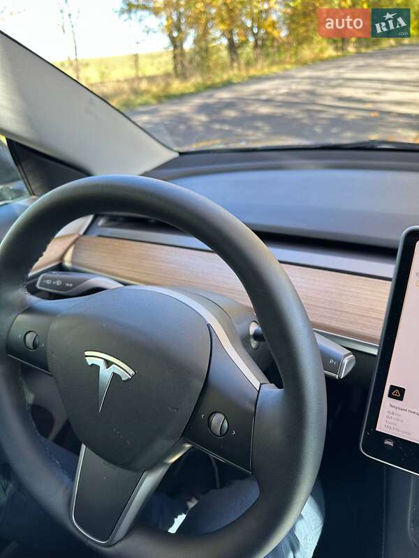 Седан Tesla Model 3 2022 в Львове