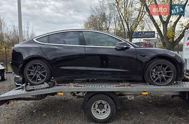 Седан Tesla Model 3 2018 в Львові