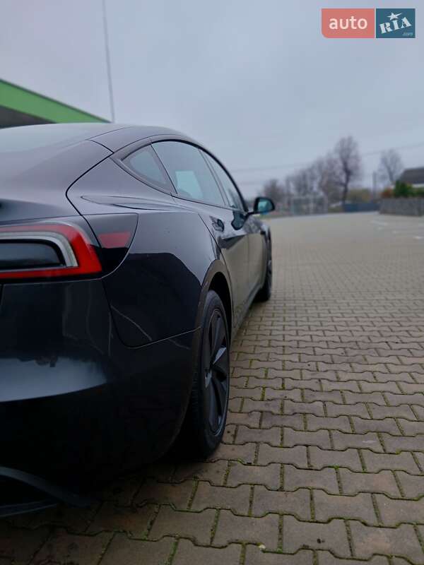 Седан Tesla Model 3 2024 в Калиновке