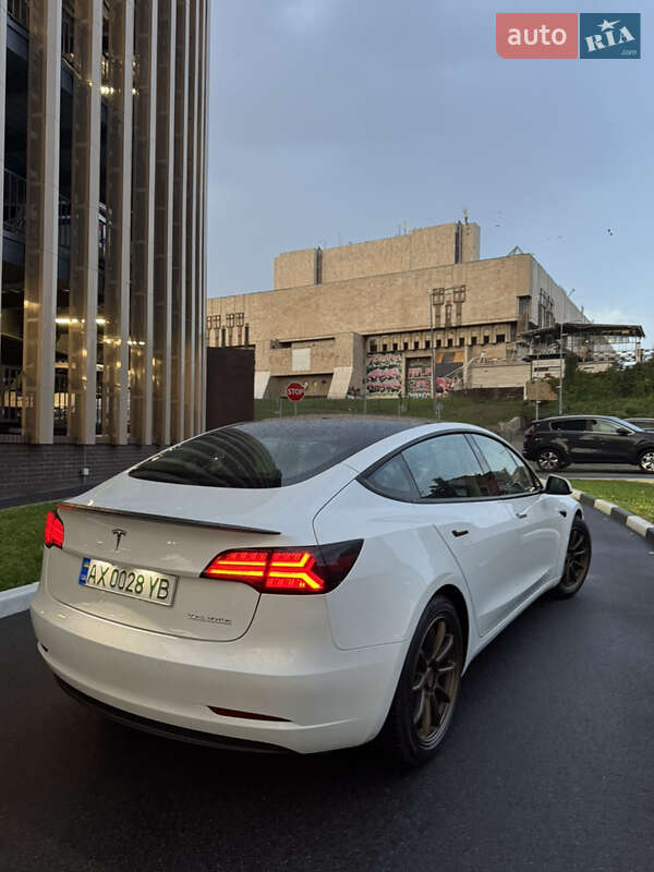 Седан Tesla Model 3 2022 в Харкові